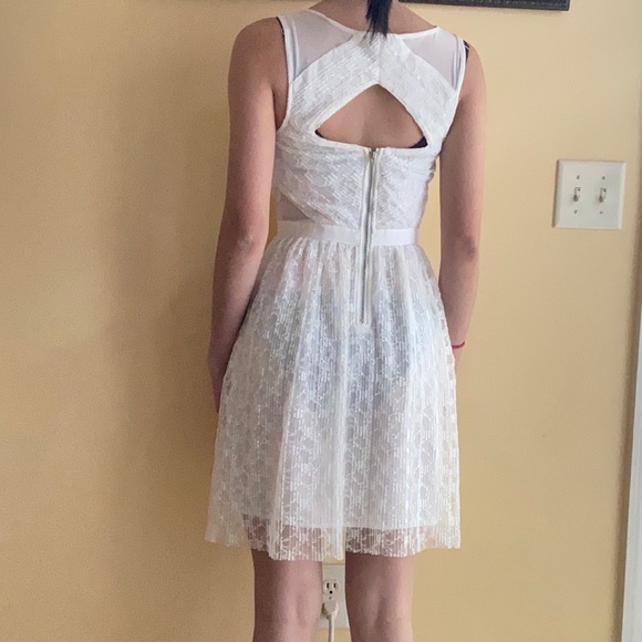 Guess White Lace + Mesh Dress - Picture 2 of 12